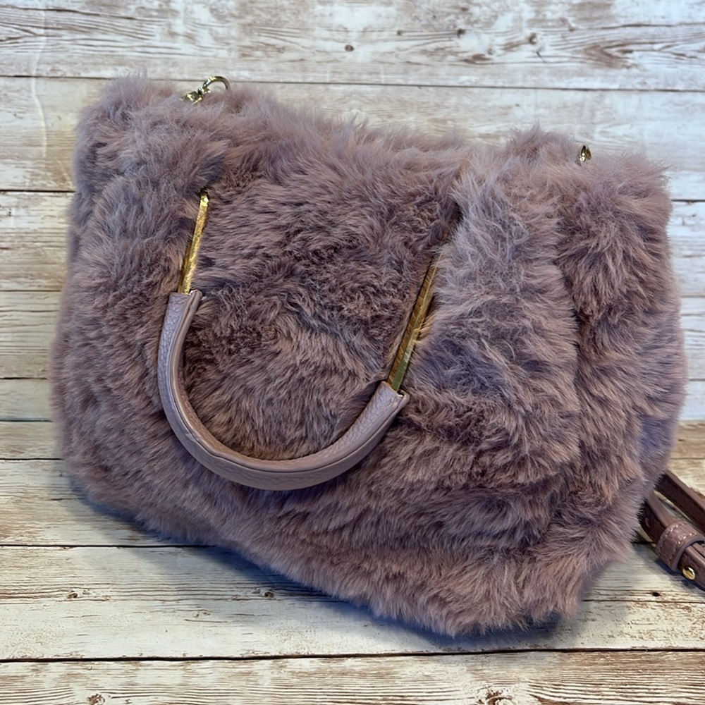Isaac Mizrahi Faux Lavender Fur Gold Chain Strap Mini Crossbody Mini Handbag - Picture 3 of 12